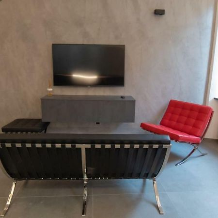 Banksy - Arte In Centro Citta Appartement Parma Buitenkant foto